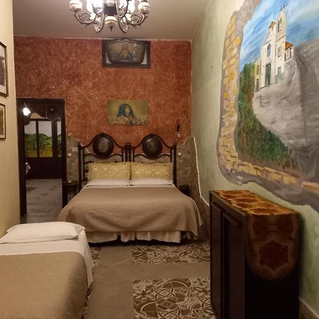 Sicilia In Miniatura "L'Atelier Dell'Etna" Bed & Breakfast Zafferana Etnea Dış mekan fotoğraf