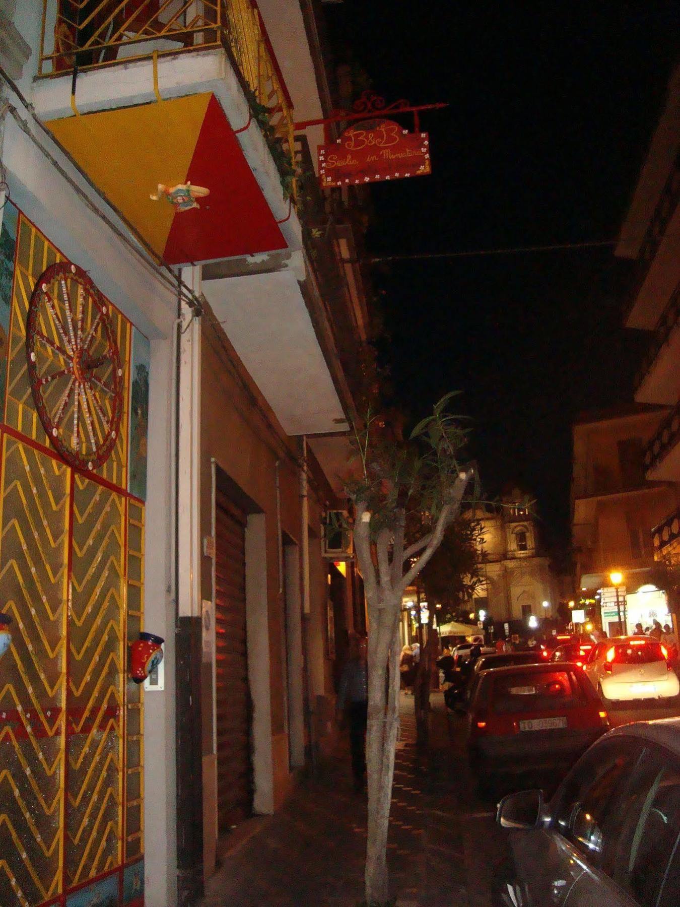 Sicilia In Miniatura "L'Atelier Dell'Etna" Bed & Breakfast Zafferana Etnea Dış mekan fotoğraf